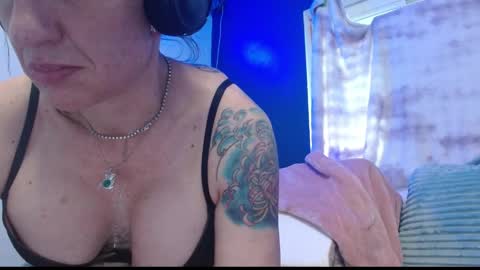 Snapshot of zoeyportland chatting on April 23, 2026, 1:18 am Zoey Portland online show from April 23, 2026, 1:18 am