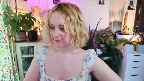 Snapshot of zoeyryan chatting on June 12, 2026, 7:35 pm Zoey Ryan online show from June 12, 2026, 7:35 pm