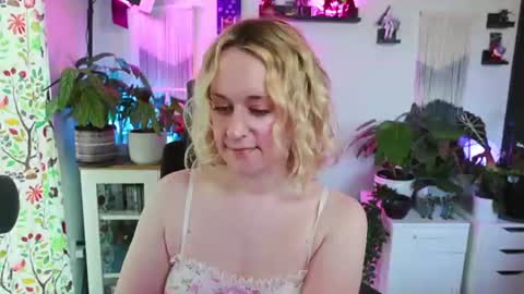 Snapshot of zoeyryan chatting on June 21, 2026, 8:11 pm Zoey Ryan online show from June 21, 2026, 8:11 pm