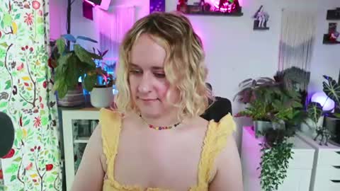 Snapshot of zoeyryan chatting on July 11, 2026, 8:00 pm Zoey Ryan online show from July 11, 2026, 8:00 pm