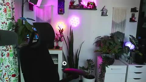 Snapshot of zoeyryan chatting on July 12, 2026, 5:15 pm Zoey Ryan online show from July 12, 2026, 5:15 pm