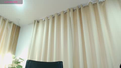 Snapshot of zohet_kriss chatting on October 20, 2025, 3:45 pm CALL ME Z O H E T online show from October 20, 2025, 3:45 pm