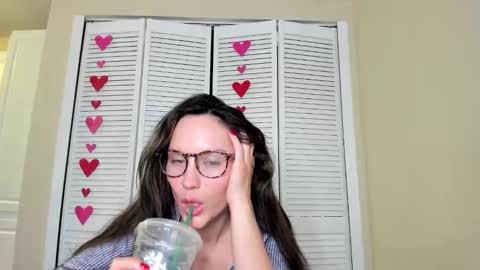 Snapshot of zoiebutterfly chatting on February 7, 2026, 8:45 pm Zoie online show from February 7, 2026, 8:45 pm