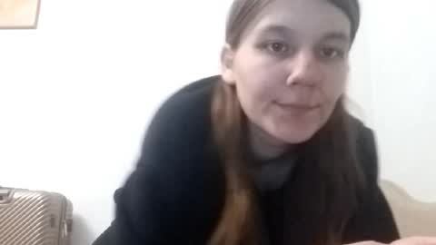 Mona online show from October 30, 2025, 8:42 pm