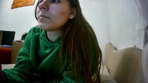 Mona online show from November 18, 2025, 7:07 pm