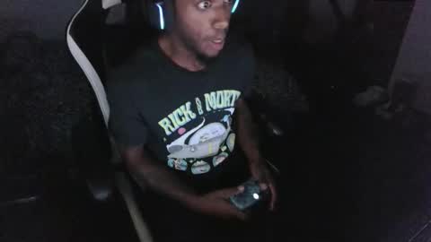 Snapshot of zoneingout chatting on December 15, 2025, 4:17 am zoneingout online show from December 15, 2025, 4:17 am