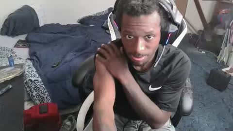 Snapshot of zoneingout chatting on March 3, 2026, 4:18 am zoneingout online show from March 3, 2026, 4:18 am