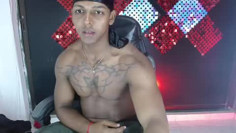 Snapshot of zoriel_derox chatting on April 29, 2026, 5:52 pm Zoriel online show from April 29, 2026, 5:52 pm