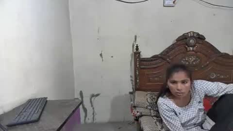 zoyakhan803 online show from May 18, 2026, 4:51 am