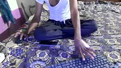 zoyakhan803 online show from July 12, 2026, 9:28 pm