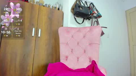 Snapshot of zule__williams chatting on January 18, 2025, 11:43 am zule online show from January 18, 2025, 11:43 am