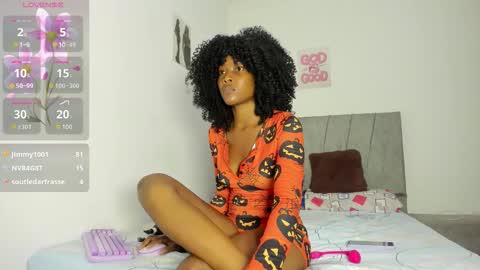 Snapshot of zule__williams chatting on October 22, 2025, 12:00 am zule online show from October 22, 2025, 12:00 am