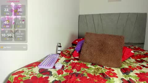 Snapshot of zule__williams chatting on November 25, 2025, 12:10 am zule online show from November 25, 2025, 12:10 am