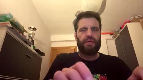 zurdineno online show from June 5, 2026, 11:21 pm