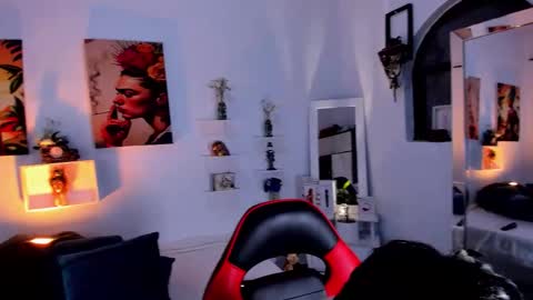 Zury Ramirez online show from December 15, 2025, 9:52 pm