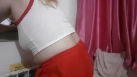 Snapshot of zy75ana chatting on July 28, 2026, 2:35 pm KissmemyLove online show from July 28, 2026, 2:35 pm