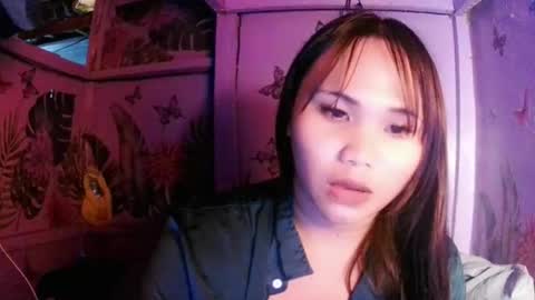 zylia_elisesquirt online show from July 25, 2026, 6:27 pm