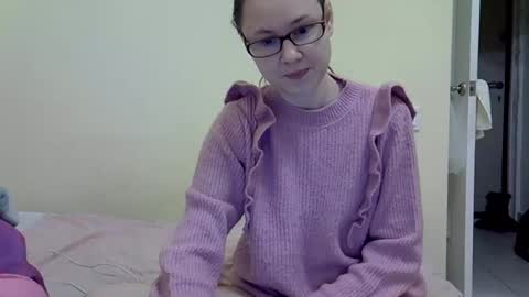 Snapshot of zyuhre chatting on February 17, 2025, 9:30 pm Zyuhre online show from February 17, 2025, 9:30 pm