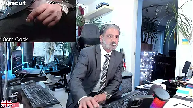 OnlineBossUK online show from September 17, 2025, 6:09 pm