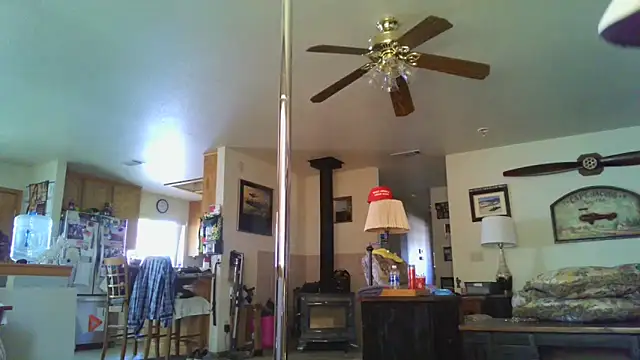 Starla Quivers online show from November 10, 2025, 11:04 pm