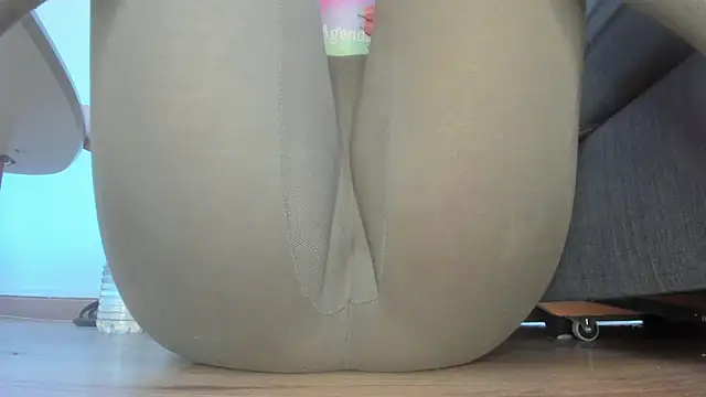 Squirtlady38 online show from July 4, 2026, 8:20 am
