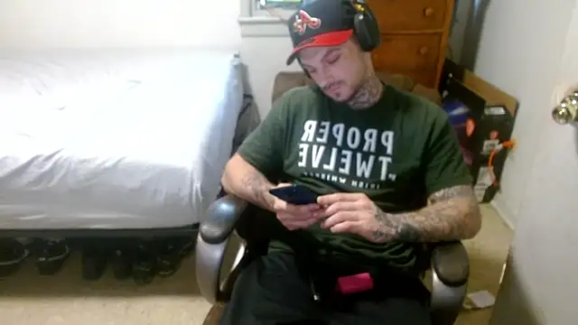 Snapshot of DADDY_KANE8--- chatting on April 15, 2026, 10:32 pm DADDY KANE8--- online show from April 15, 2026, 10:32 pm