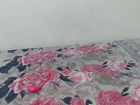 Snapshot of queen__ebony chatting on November 15, 2025, 12:30 am queen ebony online show from November 15, 2025, 12:30 am