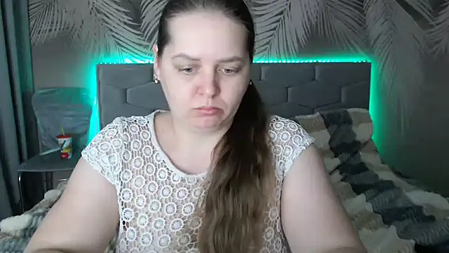 uliastar online show from January 22, 2025, 9:35 am