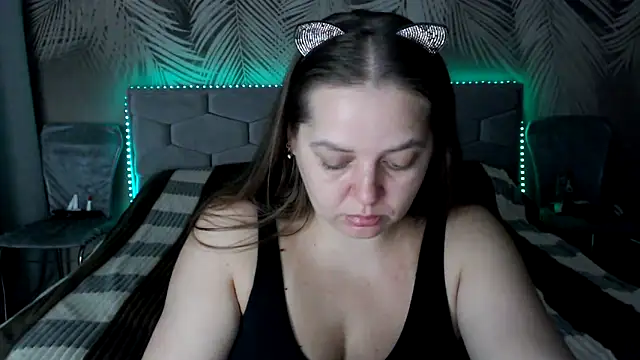 uliastar online show from October 30, 2025, 7:21 am