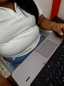 FerLu8 online show from April 15, 2026, 4:58 pm