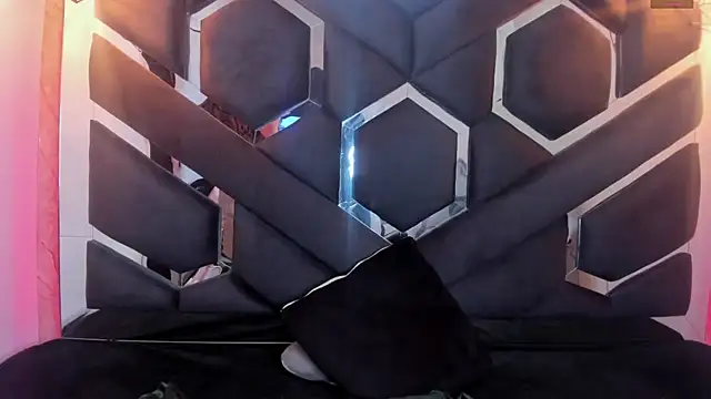 lilith nv online show from February 20, 2025, 5:29 pm