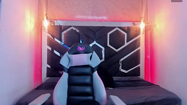 lilith nv online show from March 4, 2025, 2:32 pm