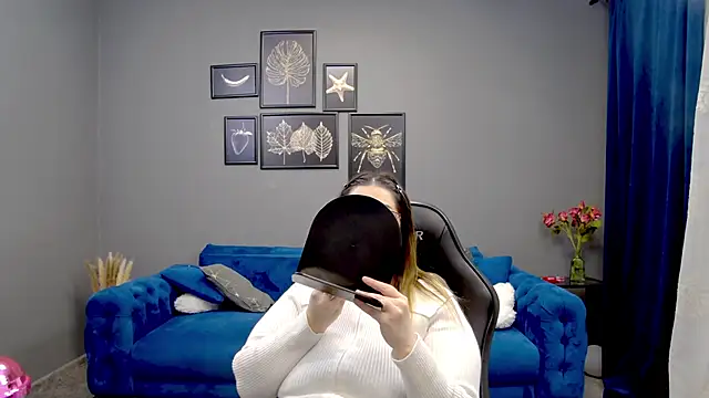 Katewalker  online show from March 6, 2025, 6:16 pm