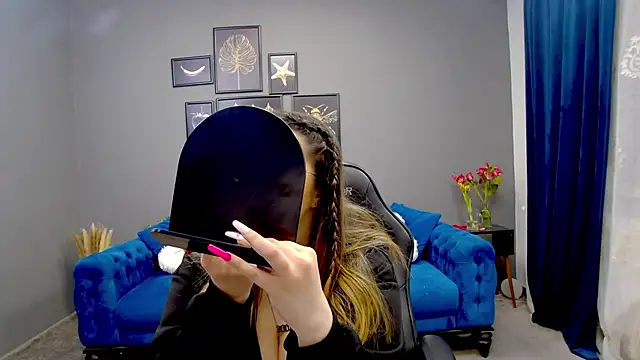 Katewalker  online show from March 18, 2025, 6:04 pm