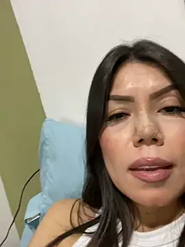 martina contreras online show from March 11, 2025, 8:09 am