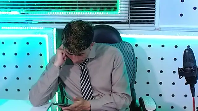 Darko0717 online show from September 26, 2025, 11:36 am