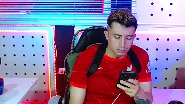 Darko0717 online show from November 6, 2025, 12:33 am