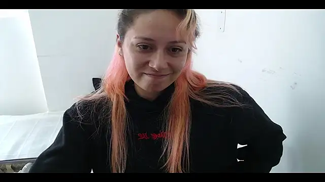 MommyMiaWs online show from December 10, 2024, 7:54 pm