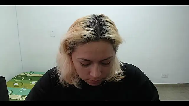 MommyMiaWs online show from February 5, 2025, 4:14 pm