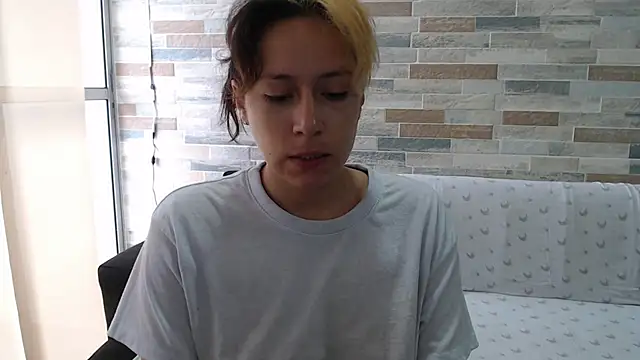 MommyMiaWs online show from September 25, 2025, 1:04 pm