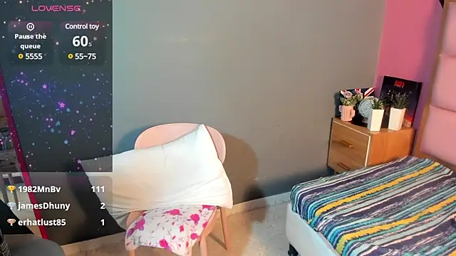 Snapshot of samanthaanderson_ chatting on February 5, 2025, 10:12 pm samanthaanderson online show from February 5, 2025, 10:12 pm