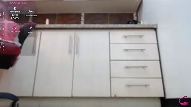 Snapshot of Abril_Beltran_ chatting on November 3, 2025, 10:42 pm Abril Beltran online show from November 3, 2025, 10:42 pm