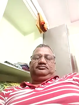 StarPacifist6 online show from December 15, 2025, 3:27 pm