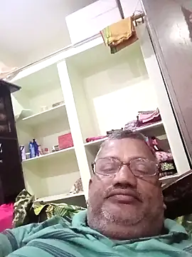 StarPacifist6 online show from December 18, 2025, 2:12 pm