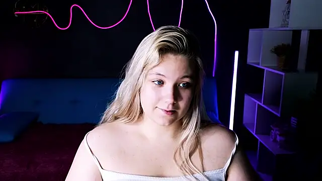 Snapshot of DjennaPalme chatting on December 10, 2024, 4:56 am DjennaPalme online show from December 10, 2024, 4:56 am