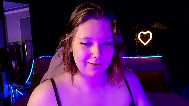 Snapshot of DjennaPalme chatting on September 29, 2025, 1:44 am DjennaPalme online show from September 29, 2025, 1:44 am