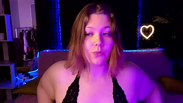 Snapshot of DjennaPalme chatting on October 13, 2025, 1:38 am DjennaPalme online show from October 13, 2025, 1:38 am