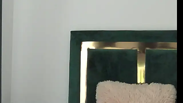 XeniaBlu online show from February 20, 2025, 2:57 pm