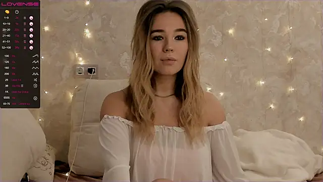 EvaSileZ online show from November 4, 2025, 3:33 pm