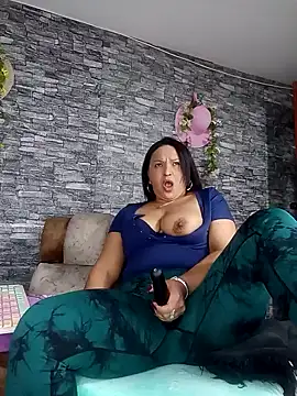 Snapshot of Danna_Paolaa_ chatting on February 5, 2025, 6:46 am Danna Paolaa online show from February 5, 2025, 6:46 am